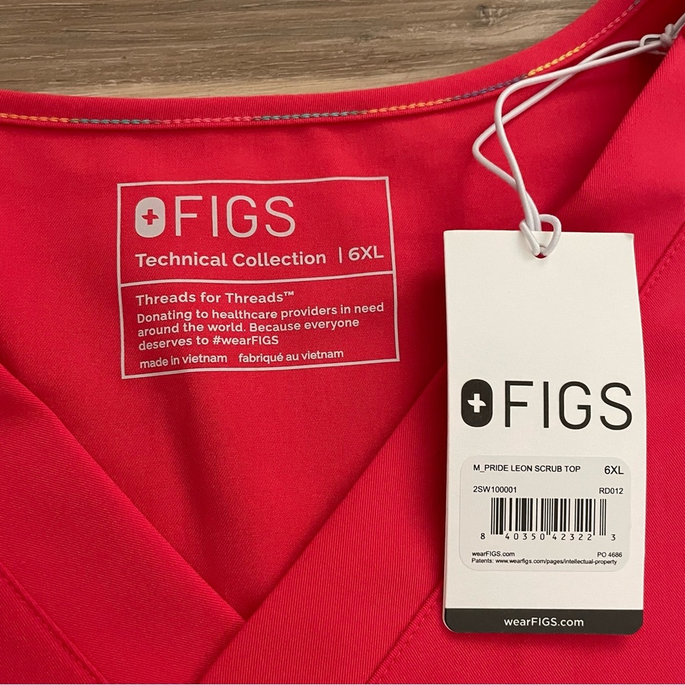 Figs Leon Three-Pocket Scrub Pride Top in Hibiscus sz 6XL - Picture 3 of 10